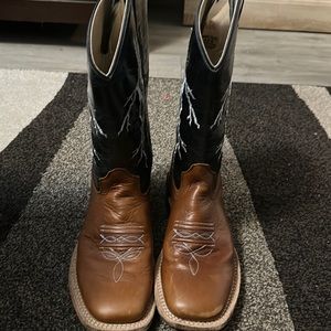 CODY JAMES® BOYS' LIGHTENING WESTERN BOOTS